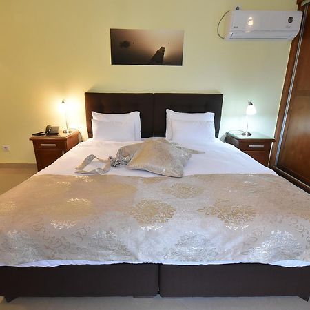 Hotel Ellena แฮร์เซ็ก-โนวี ภายนอก รูปภาพ