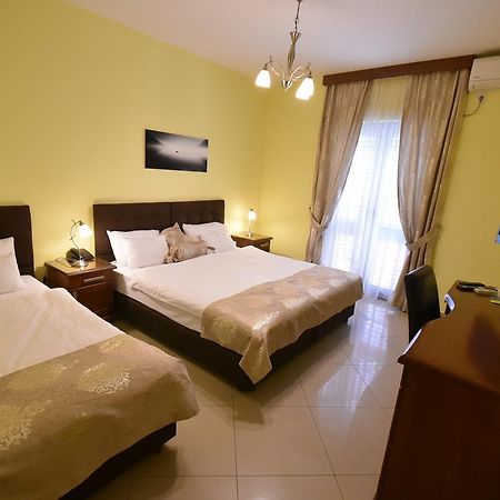 Hotel Ellena แฮร์เซ็ก-โนวี ภายนอก รูปภาพ