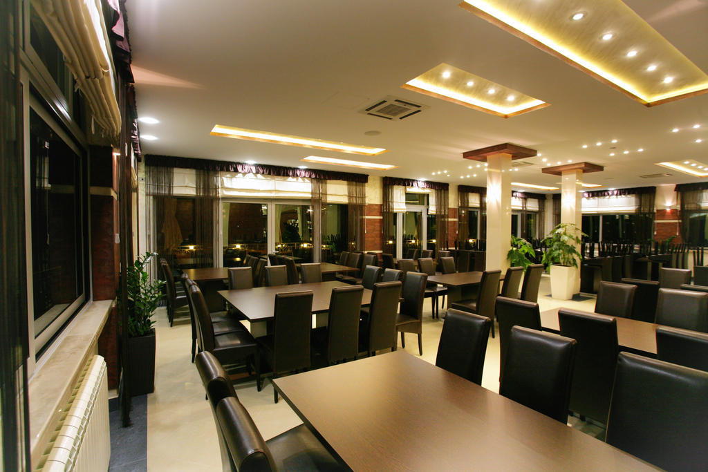 Hotel Ellena แฮร์เซ็ก-โนวี ภายนอก รูปภาพ