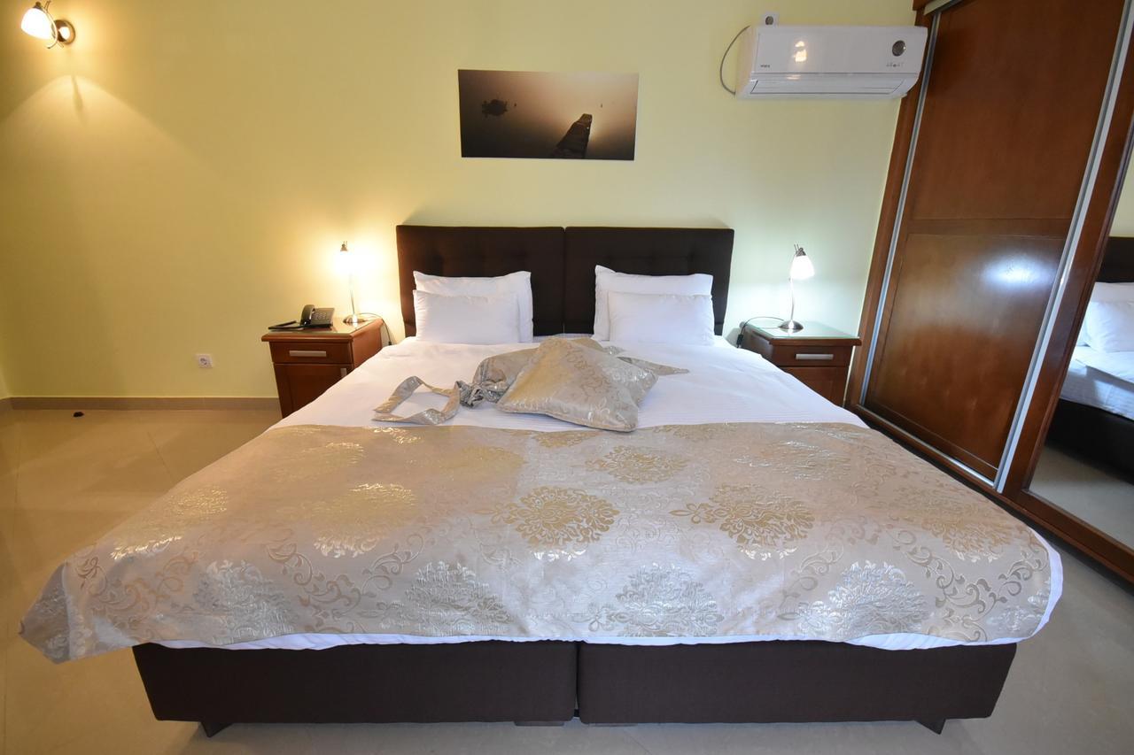 Hotel Ellena แฮร์เซ็ก-โนวี ภายนอก รูปภาพ