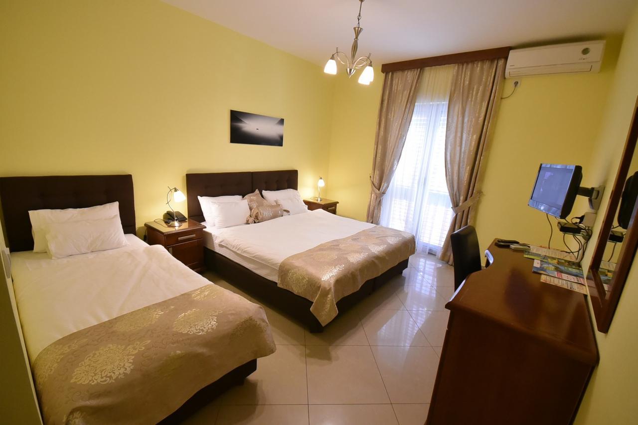 Hotel Ellena แฮร์เซ็ก-โนวี ภายนอก รูปภาพ